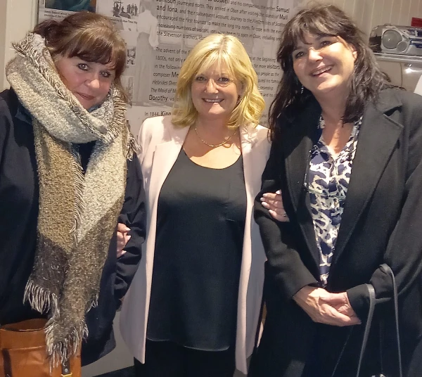 Norah Howie Floor Shows With Happy Clients